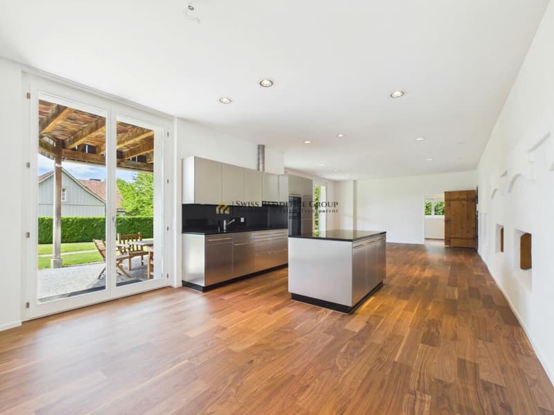 Hochwertig renoviert mit Bauernhaus-Charme, grosser Veranda und Seesicht (4)