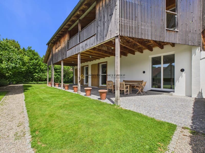 Hochwertig renoviert mit Bauernhaus-Charme, grosser Veranda und Seesicht (12)