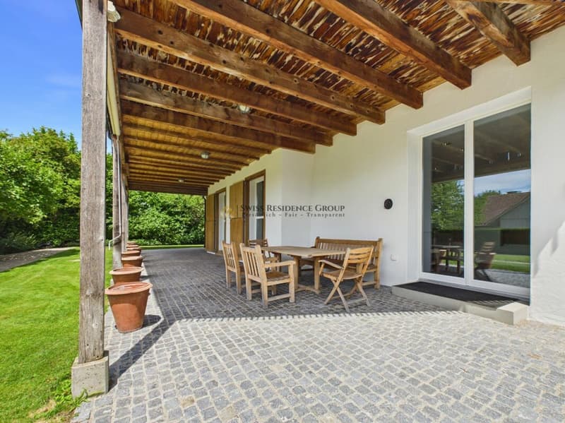 Hochwertig renoviert mit Bauernhaus-Charme, grosser Veranda und Seesicht (2)