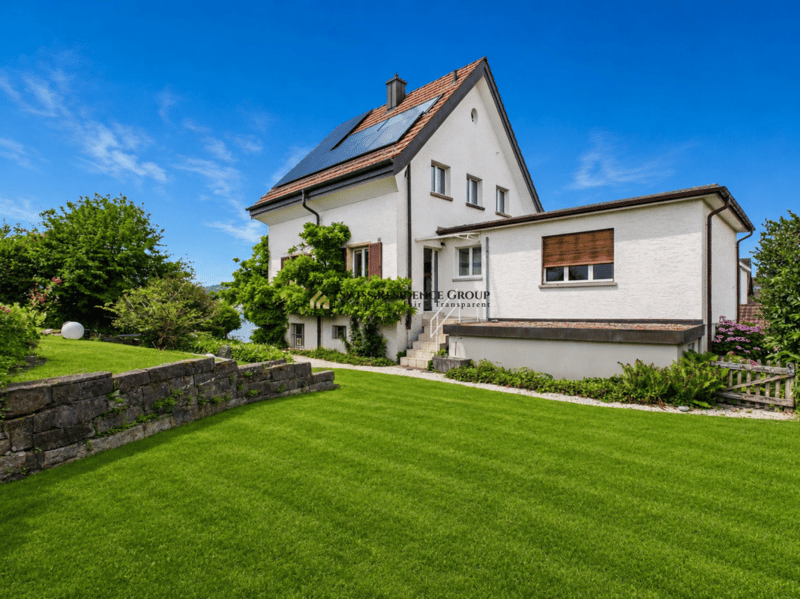 Einfamilienhaus mit grossen Garten und herrlichem Seeblick (14)