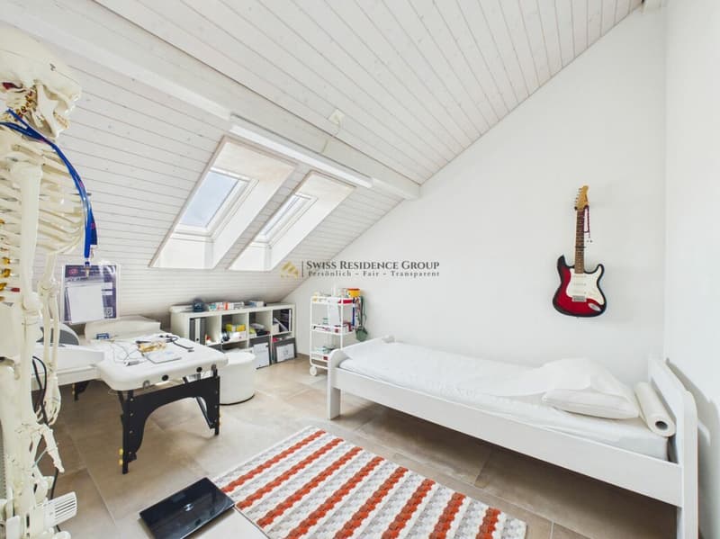 Modernes 6.5-Zimmer-Eckhaus mit sonnigem Garten in begehrter Wohnlage (17)
