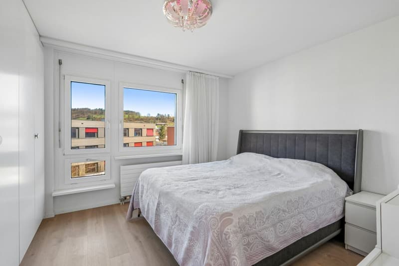 Ihr neues Zuhause: 170 m² Wohnkomfort mit Wintergarten und Cheminée (5)