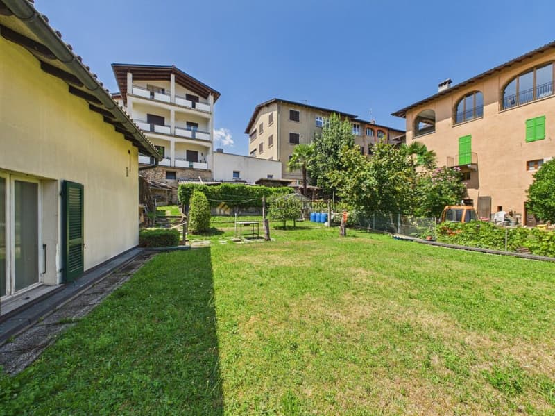 Casa unifamiliare di 7 locali con ufficio, ampio giardino e importante potenziale di ampliamento (24)