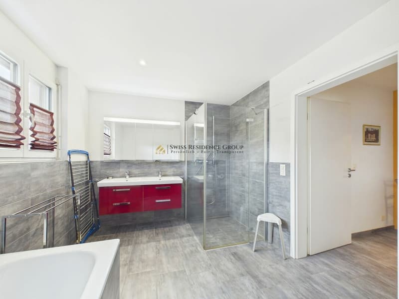 Luxus trifft Lebensqualität - Exklusive 5.5-Zimmer-Wohnung mit attraktivem Steuerfuss (13)