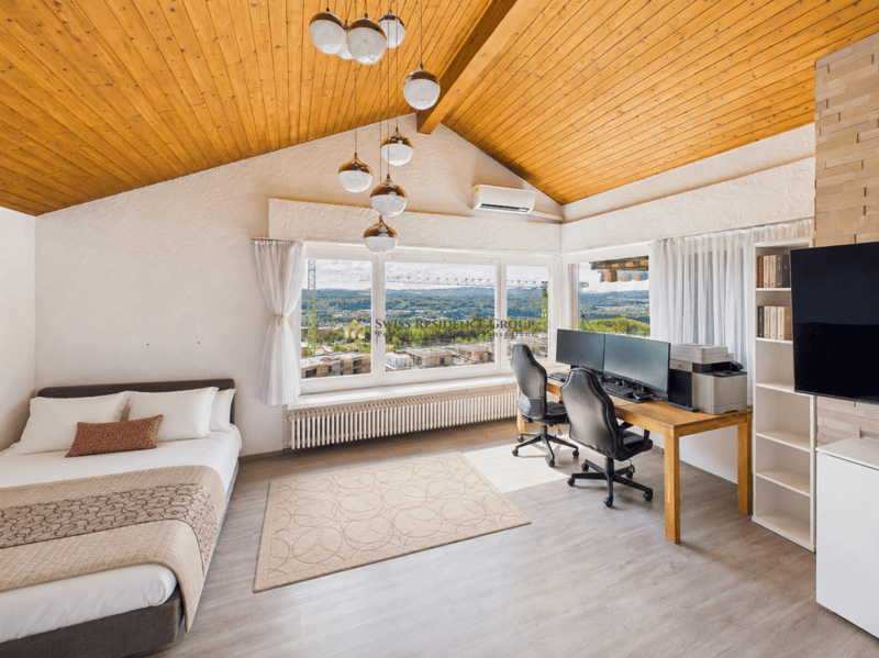 Wohnen mit Weitsicht: 7.5-Zimmer Einfamilienhaus mit Pool und grossem Garten (1)