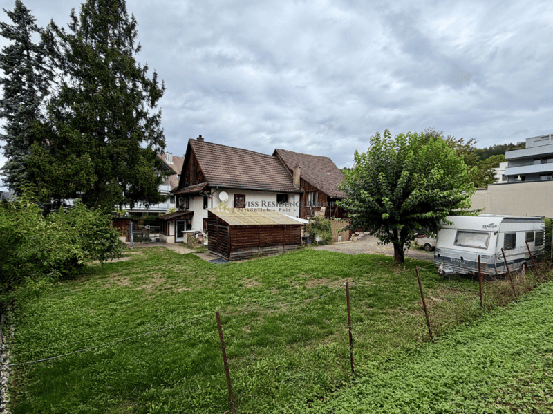 Einzigartige Investitionschance an bester Lage: 10-Zimmer-Bauernhaus (5)