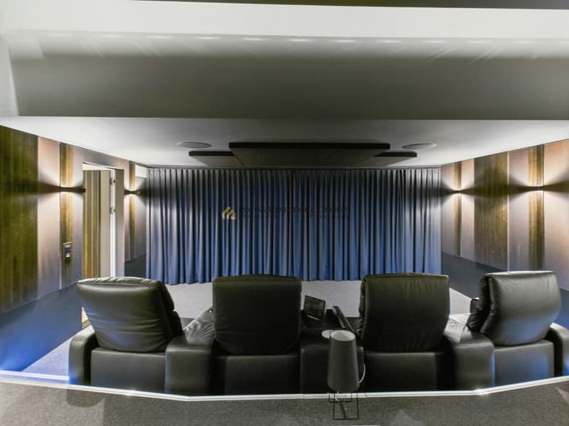 Einzigartige Loft-Gewerbefläche mit 214m2, Galerie und privatem Kino (3)