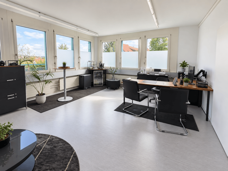 Helles Büro/ Studioraum (2)