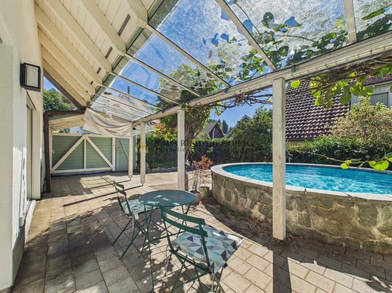 Ein Zuhause mit Charakter - 5.5 Zimmer, Pool, Pizzaofen und viel Lebensqualität (15)