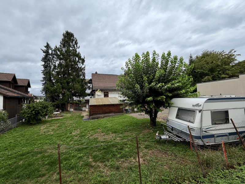 Einzigartige Investitionschance an bester Lage: 10-Zimmer-Bauernhaus (4)