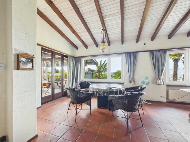 Bellissima casa con la vista mozzafiato (8)