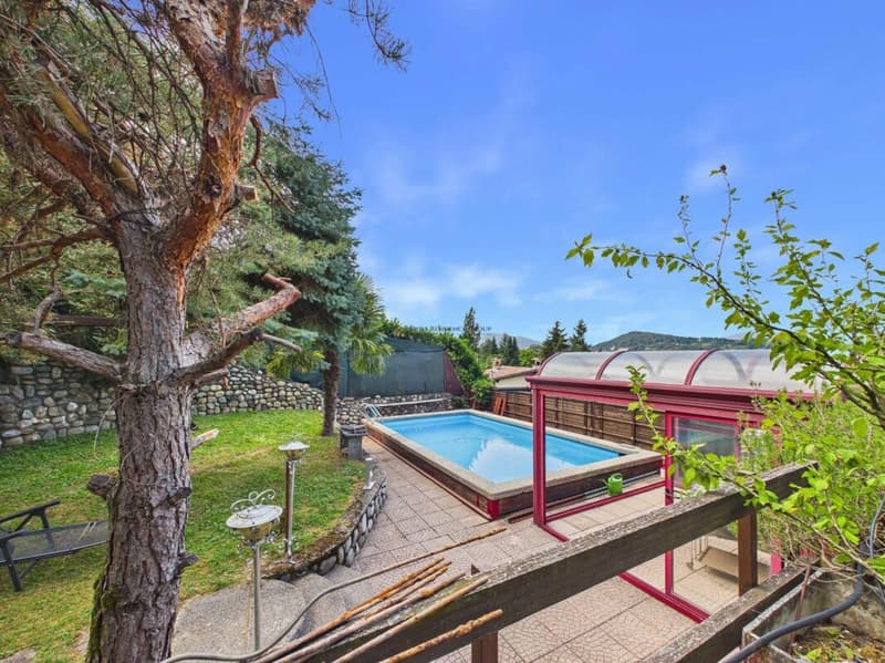 Bellissima casa con la vista mozzafiato (24)