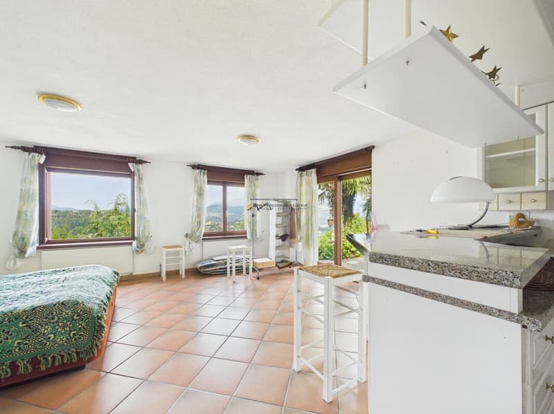 Bellissima casa con la vista mozzafiato (3)