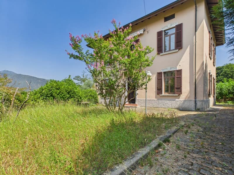 Villa a Pedrinate con ampio giardino privato di 601mq (8)