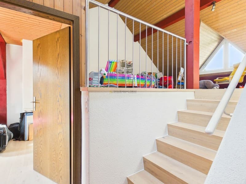 Viel Platz für Gross und Klein: Familienfreundliches Reihenhaus mit ausgebautem Dachboden & Seesicht (7)