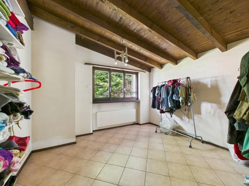 Bellissima casa con la vista mozzafiato (12)