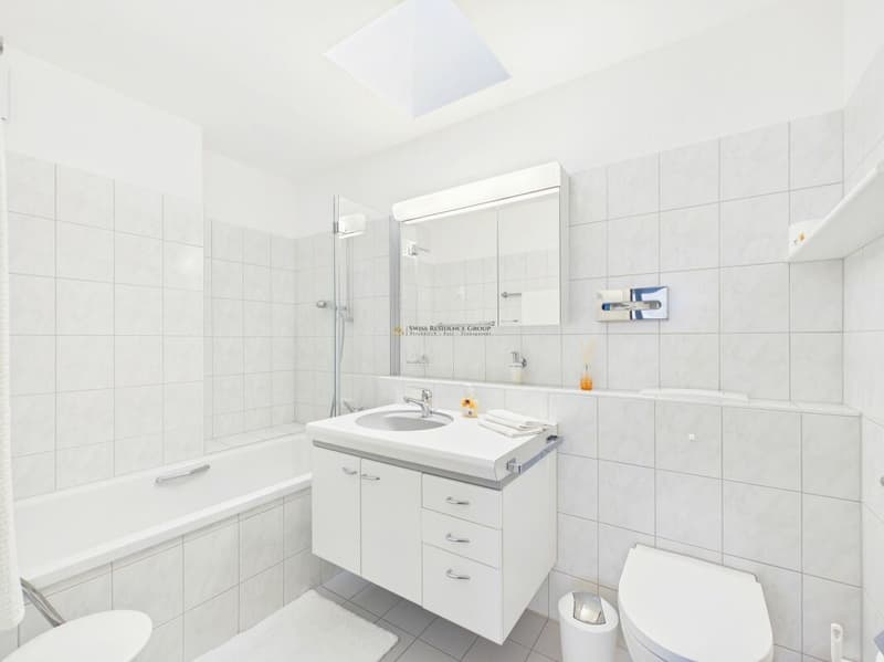 Exklusive Attika Wohnung mit Seesicht an bester Lage (12)