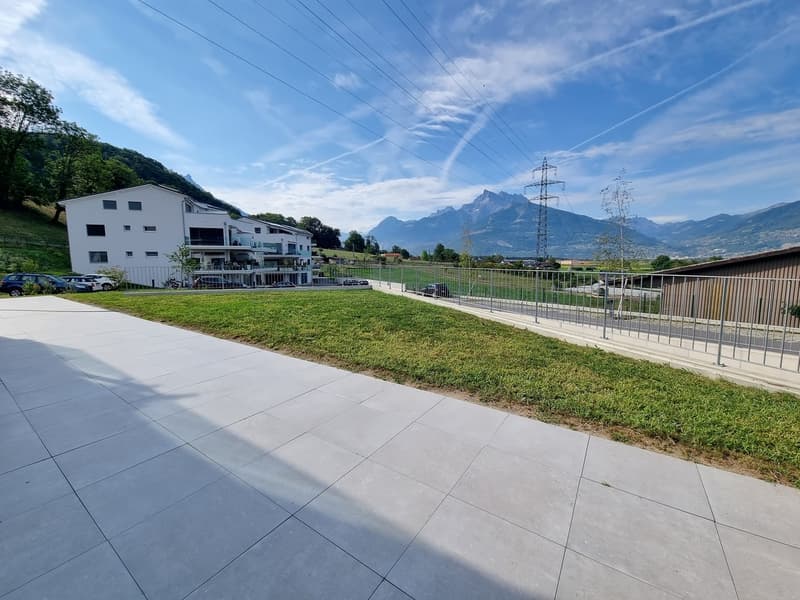 NEUF ! SURFACE COMMERCIALE DE 117m² AVEC TERRASSE-JARDIN (5)