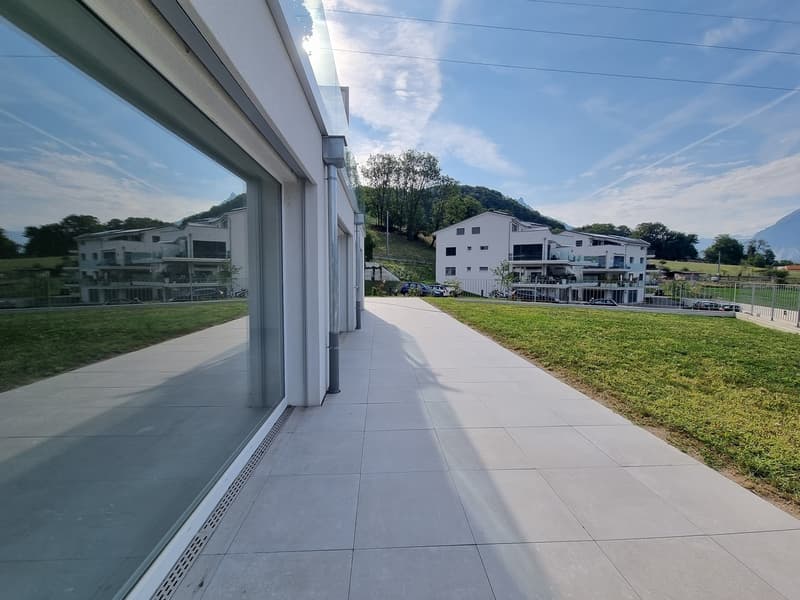 NEUF ! SURFACE COMMERCIALE DE 117m² AVEC TERRASSE-JARDIN (4)