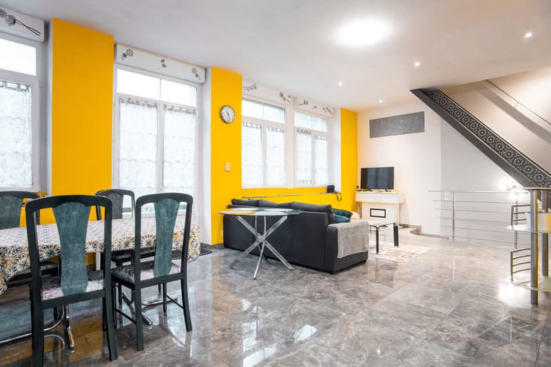 Bâtisse rénovée avec grand espace indépendant (4)