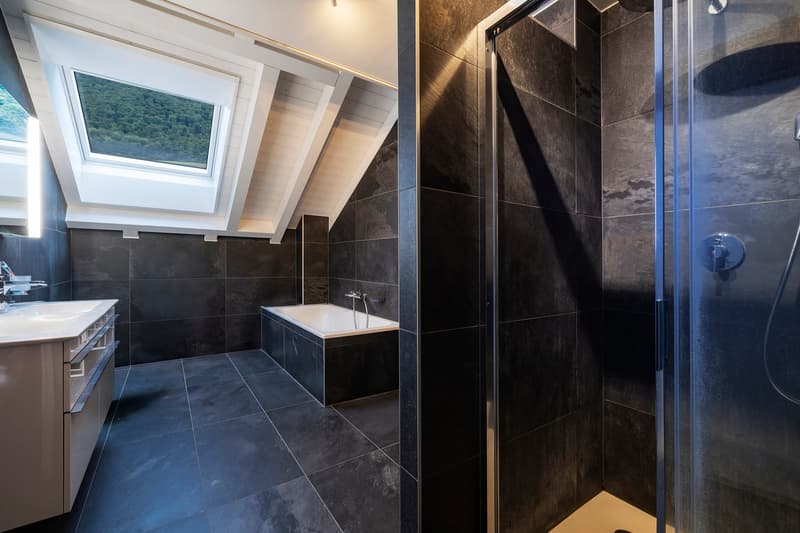 MAGNIFIQUE OPPORTUNITÉ - IMMEUBLE AVEC RENDEMENT INTÉRESSANT ! (10)