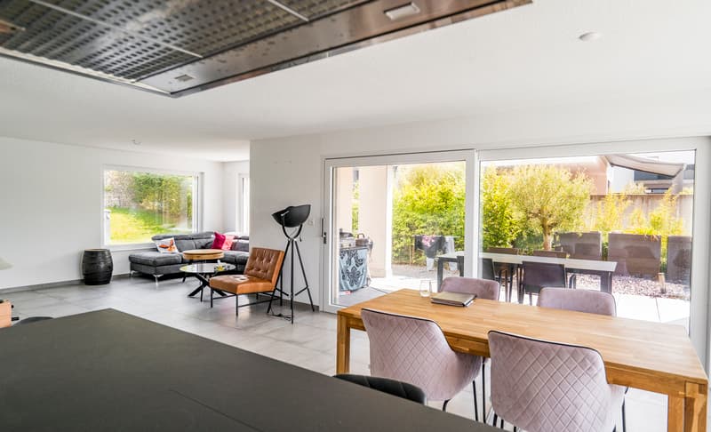 Vue panoramique pour cette villa de 6.5 pces (5)