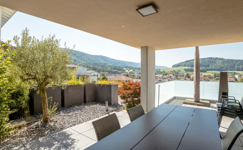 Vue panoramique pour cette villa de 6.5 pces (13)