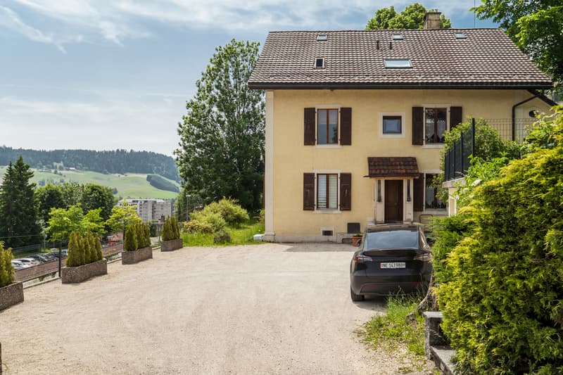 Bâtisse du 19ème de 3 appartements (3)