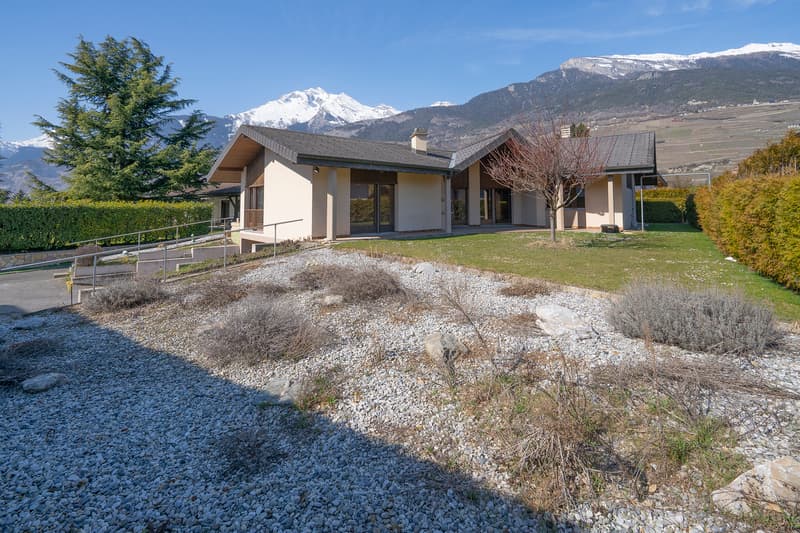 Confort, charme et potentiel dans une villa d'exception (11)
