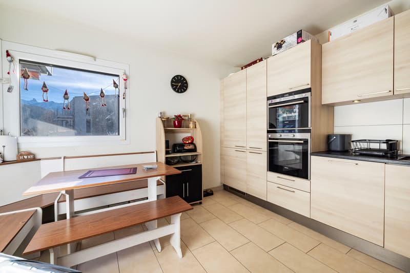 Grand appartement contemporain dans un charmant quartier résidentiel (5)