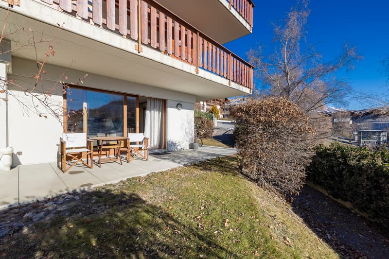 Magnifique 2.5 pièces au rez-jardin avec terrasse et vue splendide ! (10)