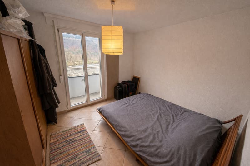 APPARTEMENT DE 3.5 PCES AU 1ER ETAGE AVEC GARAGE BOX ET PLACE EXT. (4)