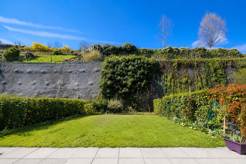 Appartement traversant de 4.5 pièces avec jardin (1)