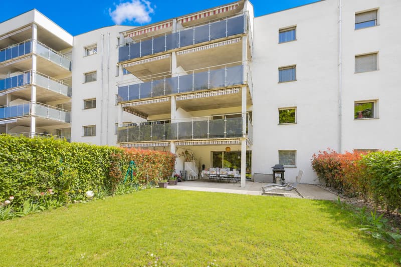 Appartement traversant de 4.5 pièces avec jardin (4)