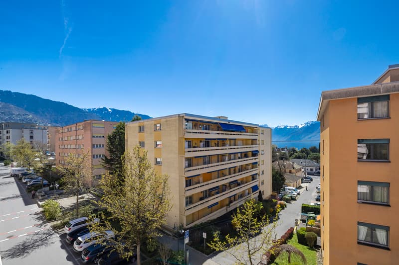 Spacieux 4.5 pièces avec 2 balcons et aperçu lac - fort potentiel (8)