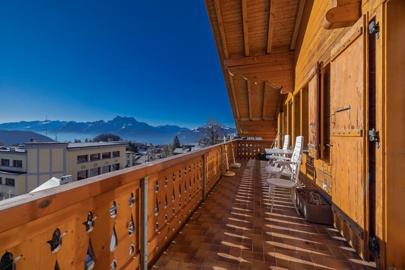 Charmant appartement style chalet avec cheminée au centre du village ! (2)