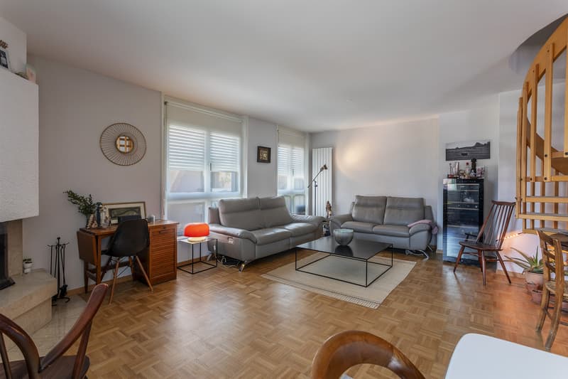 Spacieux et agréable 3,5 pièces en duplex avec balcon à Gland (2)