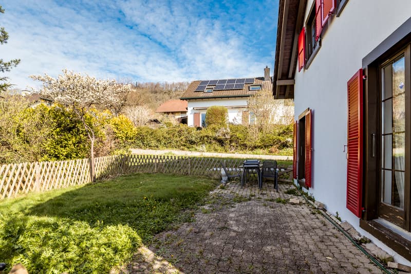 Situation prisée pour cette grande villa de 6.5 pces (13)