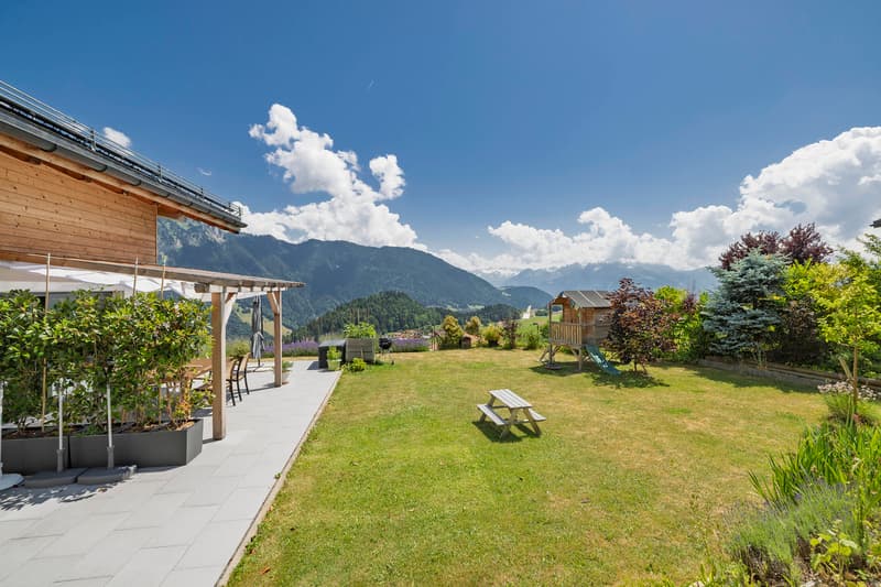 Chalet d'exception dans un quartier verdoyant et tranquille (2)