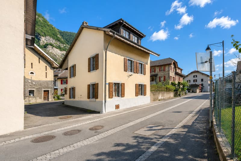 Maison villageoise de 5.5 pièces située au coeur de Roche (7)