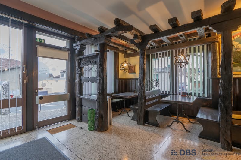 Café-restaurant "Les 3 Suisses" avec dépendances (2)