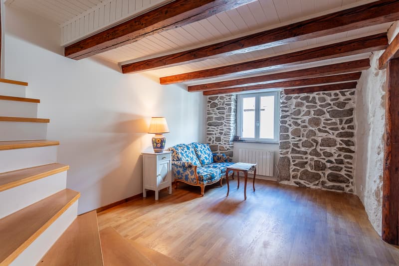 Maison de village rénovée | Volumes, charme et authenticité (5)