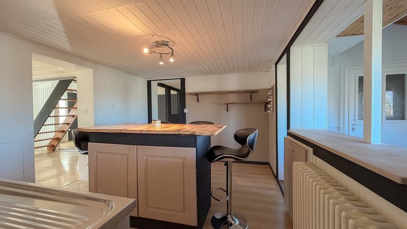MAISON AVEC 2 LOGEMENTS, GARAGE ET 3 PLACES DE PARC (6)