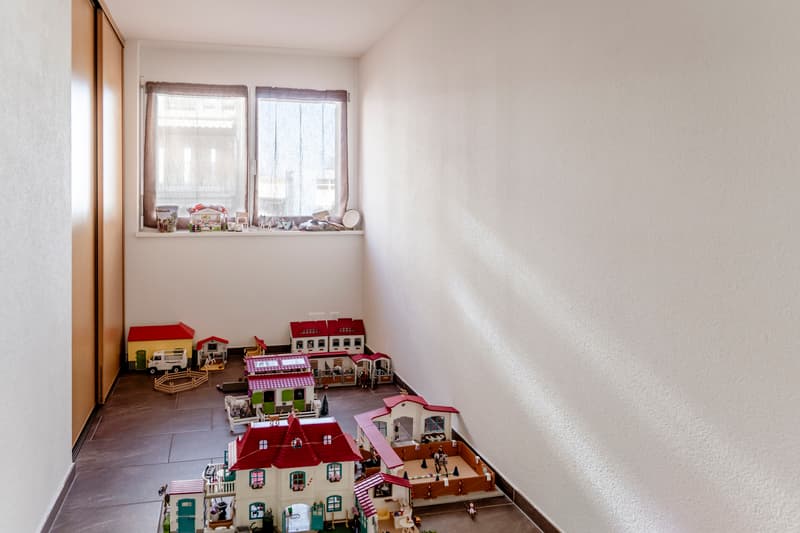 Lumineux 4.5 pièces avec balcon et parking souterrain (8)