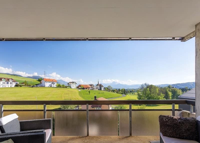 Appartement 3.5P avec garage, balcon plein sud et vue dégagée (1)