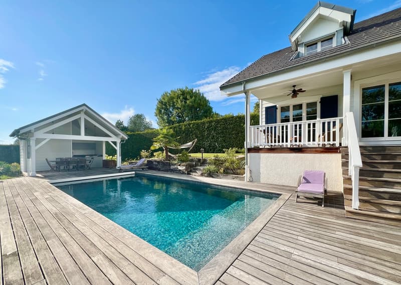 France - Villa d'exception avec piscine dans un cadre verdoyant (1)