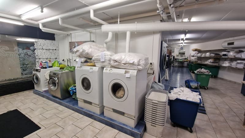LOCAL COMMERCIAL - MAGASIN BLANCHISSERIE borgne AU CENTRE DE VERBIER (7)