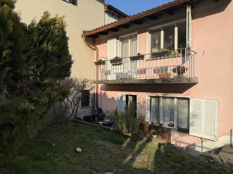 Casa nel nucleo di Losone con 2 Appartamenti 2 locali (3)