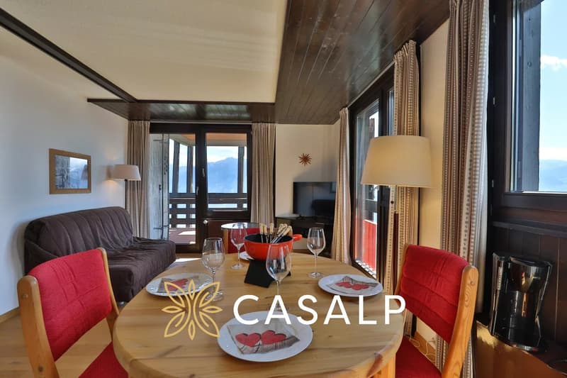Appartement lumineux au 11e étage avec vue panoramique exceptionnelle à Aminona (2)