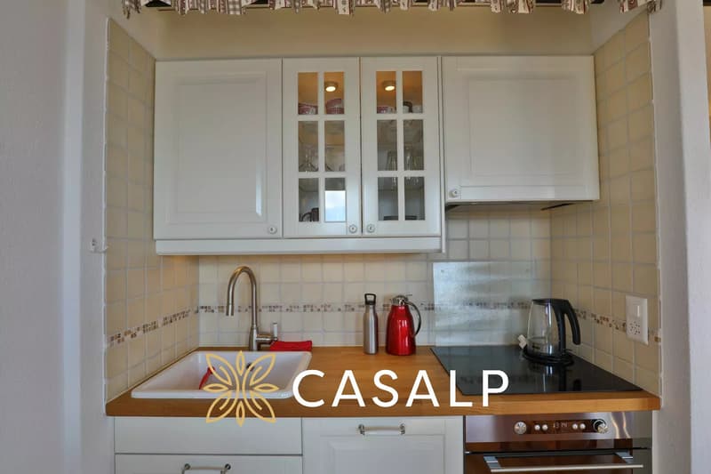 Appartement lumineux au 11e étage avec vue panoramique exceptionnelle à Aminona (10)